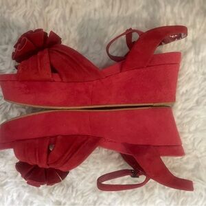 Clark’s Softwear Red Suede Platform Flower Sandals Comfort Shoes US 8 UK 5.5